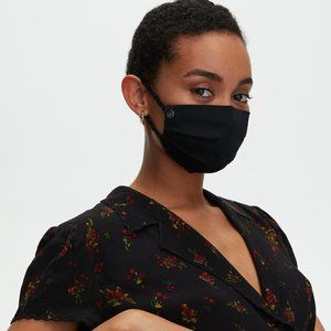 Set of 2 Aritzia Community Pleated Satin Face Mask